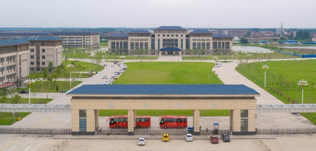 荆州学院