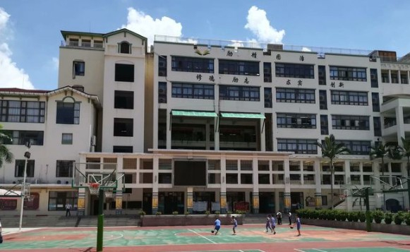 深圳龙岗区外国语学校（集团）万科城学校